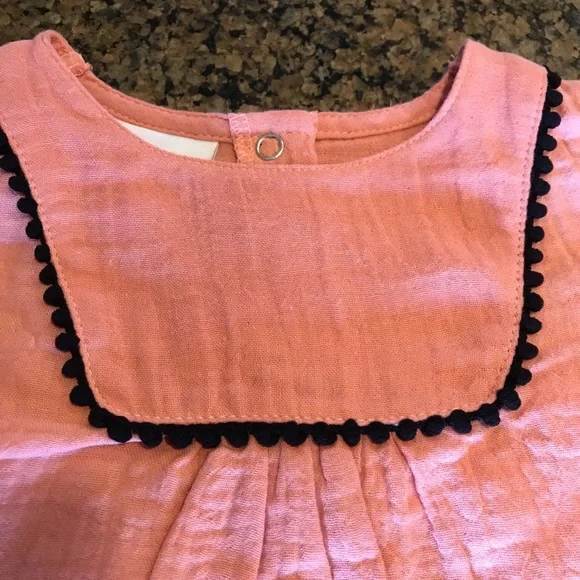 Calvin Klein 2 piece set.  Heart leggings sand top. Baby clothes NWT size 18M - Picture 6 of 9